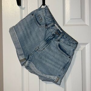 Pacsun mom short. Size 22 waist